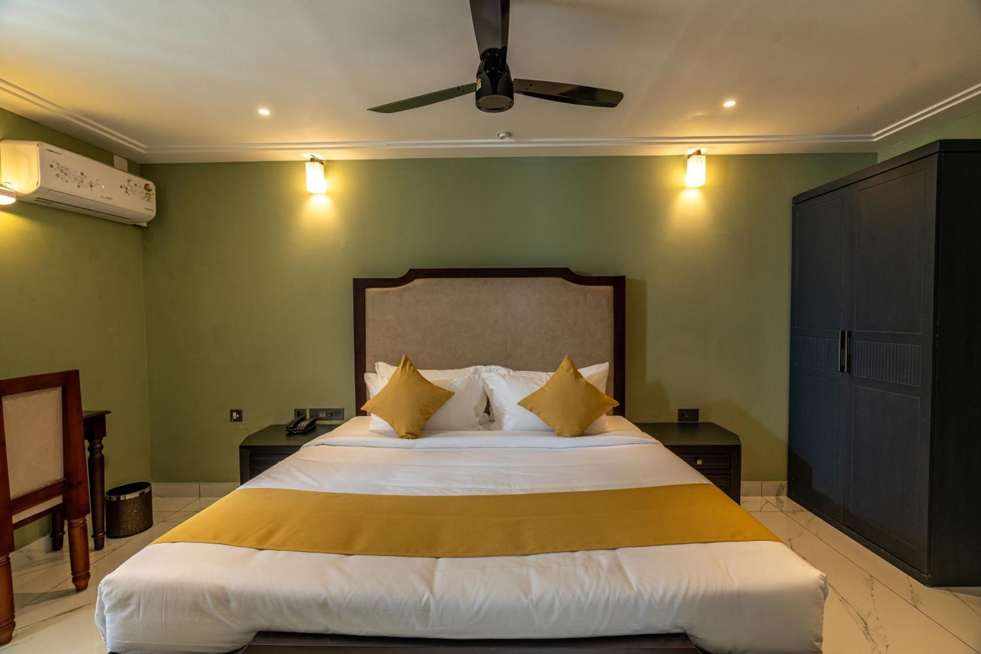 Court 11 By Dimora Hotel Kochi Ngoại thất bức ảnh